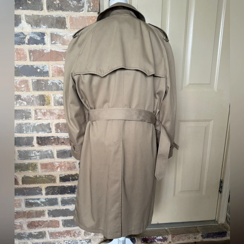 Vintage London Fog Tan Trench Coat Removable Zipped Lining Sz 44R Large - Picture 3 of 12